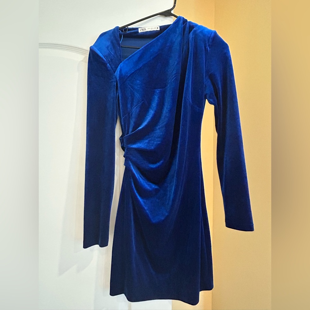 Zara Blue Velvet Long-Sleeve Mini Cocktail Dress